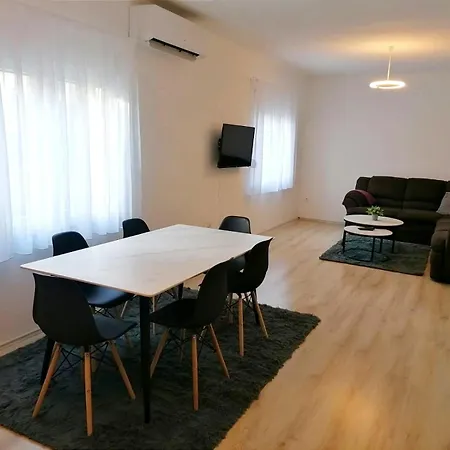 Апартаменты Star Siroki Brijeg