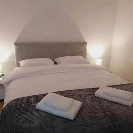 Star Apartment *